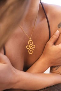 Yeni Başlangıçlar Kolyesi Gold