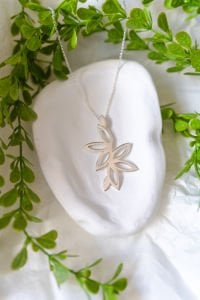 Büyük Lotus Kolye Silver